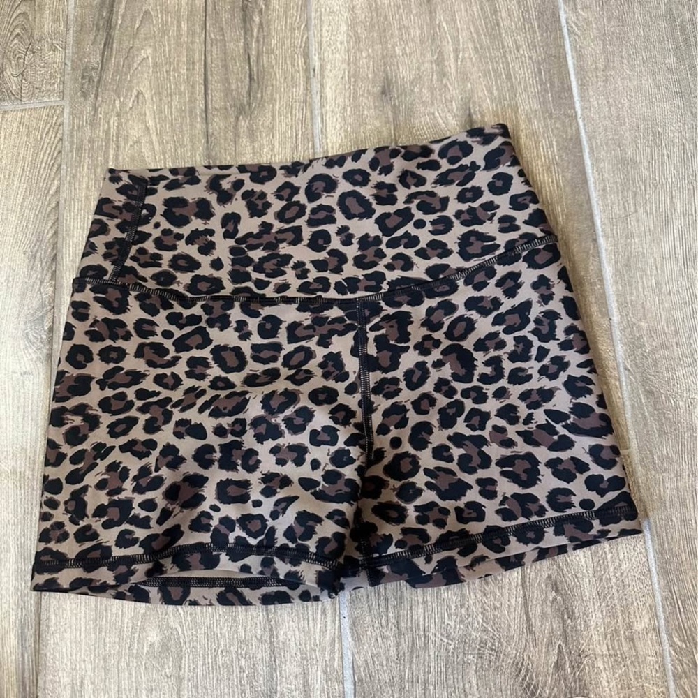 Abercrombie & Fitch YPB sculpt  bike shorts- brand new size M